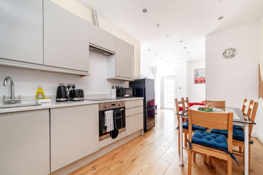 Spacious Retreat 2-Bed In Popular Camden Town London Exteriör bild