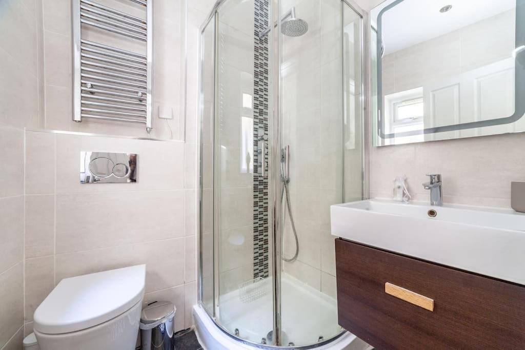 Spacious Retreat 2-Bed In Popular Camden Town London Exteriör bild