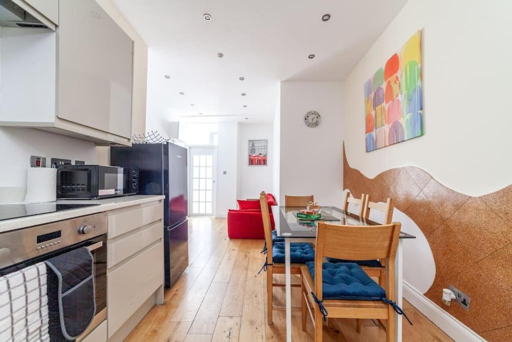 Spacious Retreat 2-Bed In Popular Camden Town London Exteriör bild